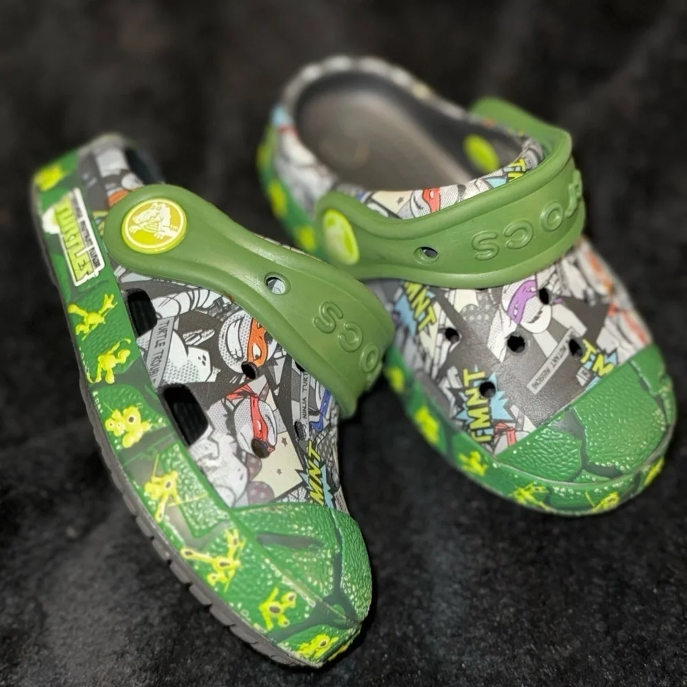 CROCS BUMP IT TMNT CLOG Yth's (M) Black Croslite Slip-On Clogs